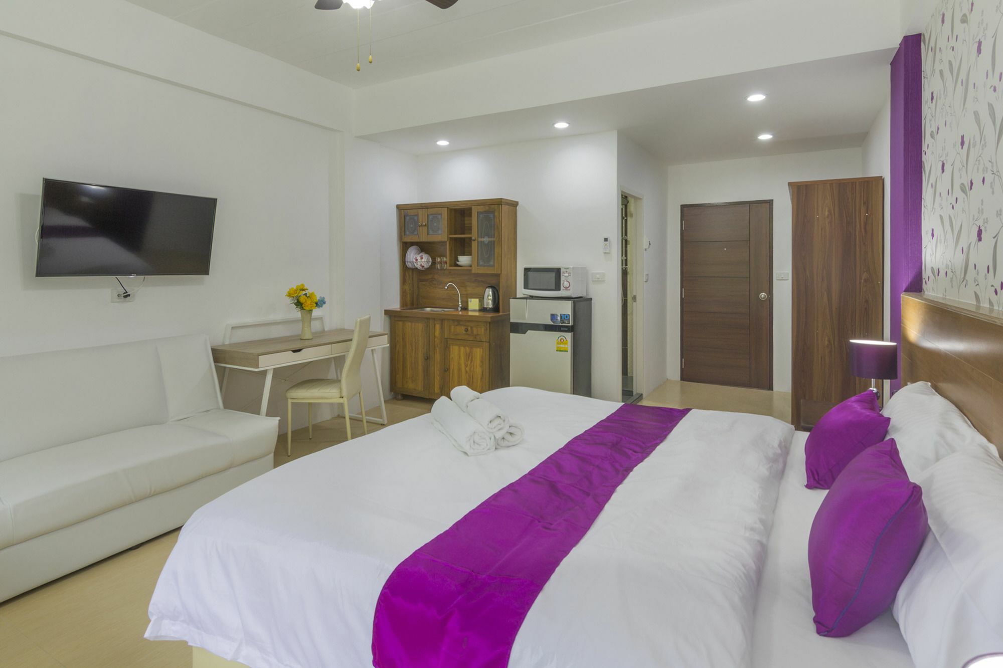 Kontiki Guesthouse Jomtien Exterior foto